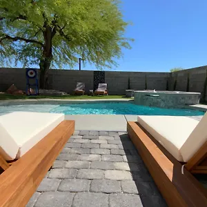 Buddha Gem, 6 Bed Luxury With Pool Hot Tub Game And Much Holiday home